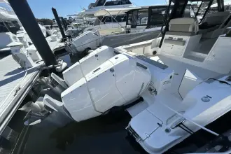 Thumbnail von Boston Whaler 365 Conquest