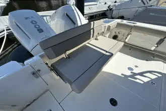 Thumbnail von Boston Whaler 365 Conquest