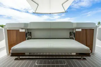 Thumbnail von Tiara Yachts 48LS