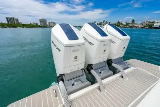 Thumbnail von Tiara Yachts 48LS