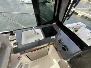 Thumbnail von Boston Whaler 365 Conquest