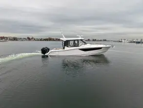 Thumbnail von Boston Whaler 365 Conquest