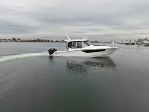 Thumbnail von Boston Whaler 365 Conquest