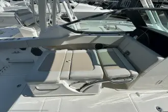 Thumbnail von Boston Whaler 240 Vantage