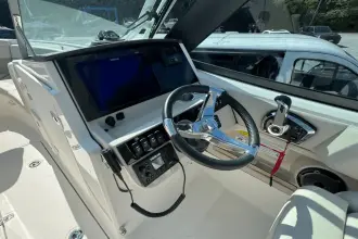 Thumbnail von Boston Whaler 240 Vantage