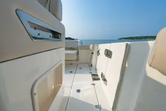 Thumbnail von Boston Whaler 350 Realm BLUE SKIES