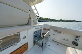 Thumbnail von Boston Whaler 350 Realm BLUE SKIES