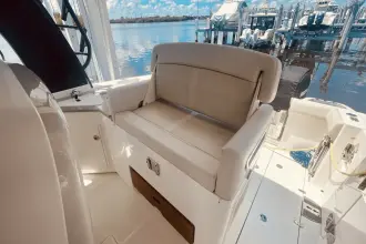 Thumbnail von Boston Whaler 350 Realm