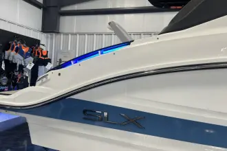 Thumbnail von Sea Ray SLX 260