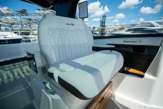 Thumbnail von Sea Ray 370 Sundancer Outboard