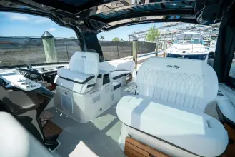Thumbnail von Sea Ray 370 Sundancer Outboard
