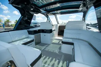 Thumbnail von Sea Ray 370 Sundancer Outboard