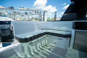 Thumbnail von Sea Ray 370 Sundancer Outboard