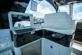 Thumbnail von Sea Ray 370 Sundancer Outboard