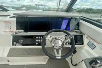 Thumbnail von Sea Ray 320 Sundancer Outboard