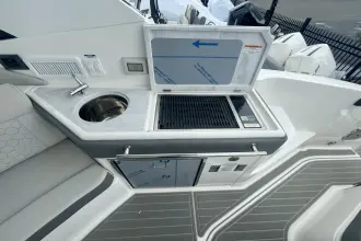 Thumbnail von Sea Ray 320 Sundancer Outboard