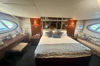Thumbnail von Lazzara Yachts 68 Fly
