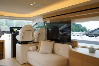 Thumbnail von Azimut 62