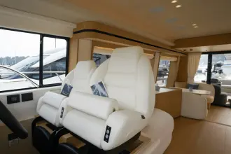 Thumbnail von Azimut 62