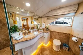 Thumbnail von Hatteras 130 Flybridge Motor Yacht LONE STAR