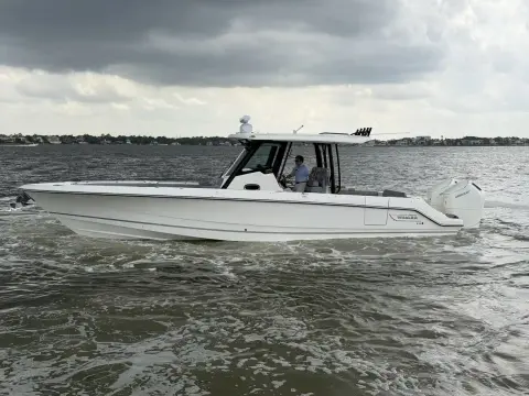 Boston Whaler 360 Outrage