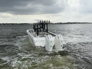 Thumbnail von Boston Whaler 360 Outrage