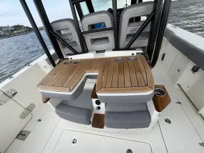Thumbnail von Boston Whaler 360 Outrage