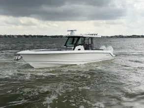 Thumbnail von Boston Whaler 360 Outrage