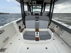 Thumbnail von Boston Whaler 360 Outrage