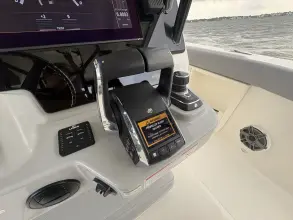 Thumbnail von Boston Whaler 360 Outrage