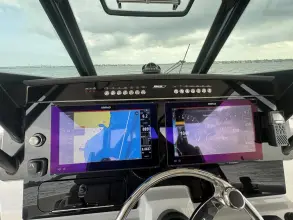 Thumbnail von Boston Whaler 360 Outrage