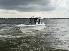 Thumbnail von Boston Whaler 360 Outrage