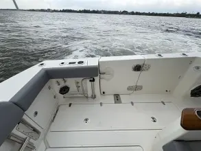 Thumbnail von Boston Whaler 360 Outrage