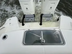 Thumbnail von Boston Whaler 360 Outrage