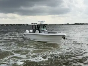 Thumbnail von Boston Whaler 360 Outrage