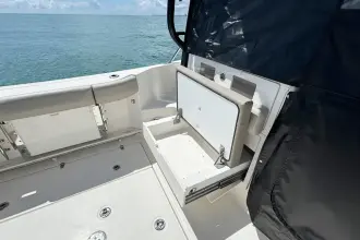 Thumbnail von Boston Whaler 365 Conquest
