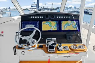 Thumbnail von Boston Whaler 420 Outrage