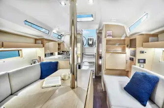 Thumbnail von Beneteau Oceanis 34.1