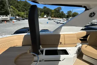 Thumbnail von Sea Ray SLX 400 Outboard