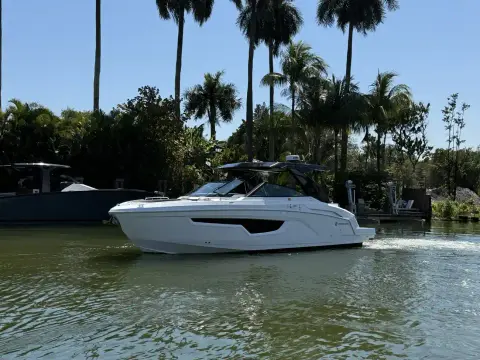 Cruisers Yachts 34 GLS