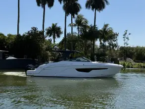 Thumbnail von Cruisers Yachts 34 GLS