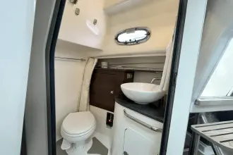 Thumbnail von Boston Whaler 345 Conquest