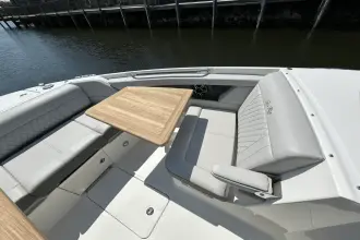 Thumbnail von Sea Ray SLX 350 Outboard