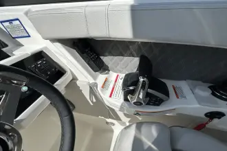Thumbnail von Sea Ray SLX 350 Outboard