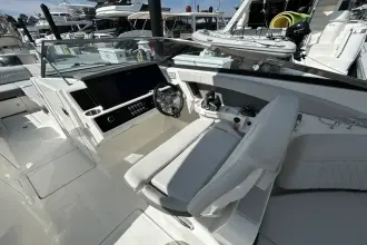 Thumbnail von Sea Ray SLX 350 Outboard