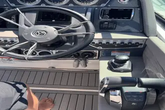 Thumbnail von Cruisers Yachts 338 SS