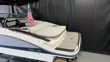 Thumbnail von Sea Ray SLX 280