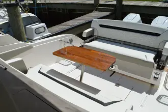 Thumbnail von Tiara Yachts 34 LS Station Break