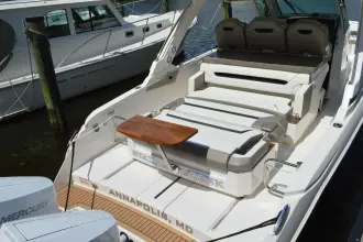 Thumbnail von Tiara Yachts 34 LS Station Break