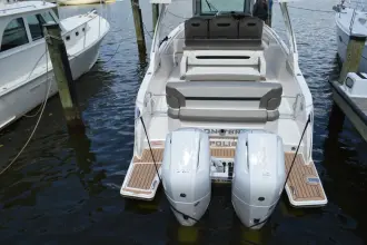 Thumbnail von Tiara Yachts 34 LS Station Break